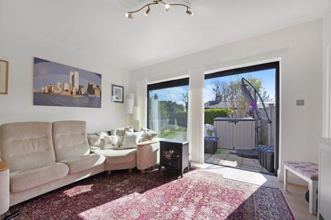 undefined, London E14