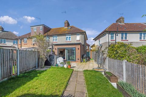 undefined, London E14