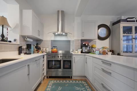 undefined, London E14