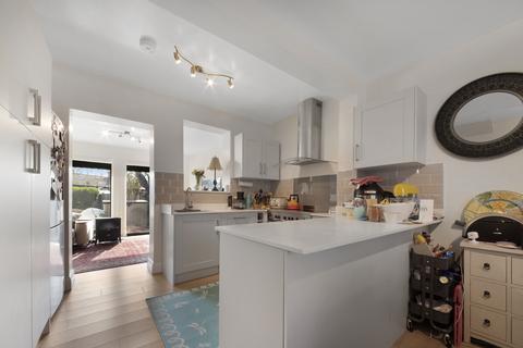 undefined, London E14
