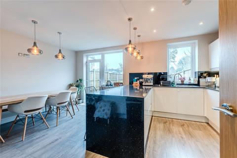 3 bedroom townhouse for sale, High Moor Court, Leeds, West Yorkshire