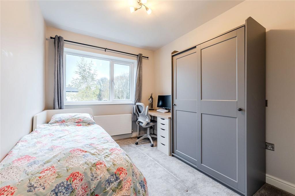 House in Leeds, Moortown - More