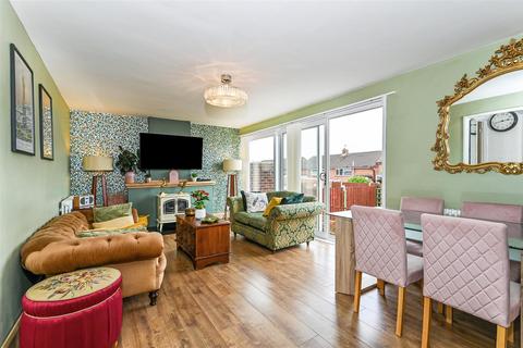 3 bedroom semi-detached house to rent, Chalkridge Road, Drayton