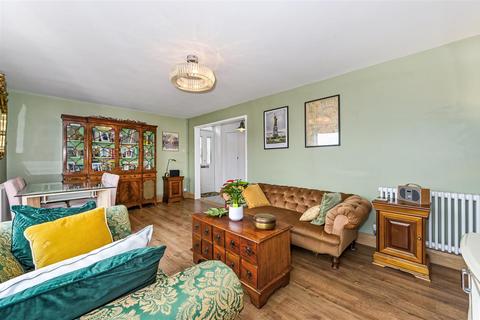 3 bedroom semi-detached house to rent, Chalkridge Road, Drayton