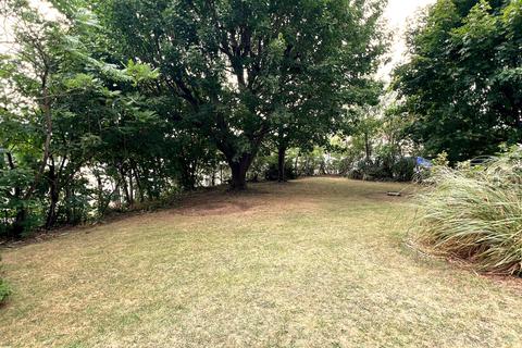 2 bedroom flat to rent, Redbridge Lane East, Ilford IG4