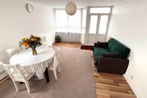 2 bedroom flat to rent, Redbridge Lane East, Ilford IG4