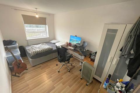 undefined, Redbridge Lane East, Ilford IG4