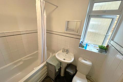 undefined, Redbridge Lane East, Ilford IG4