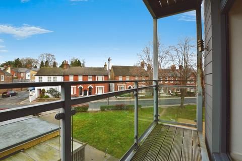 2 bedroom flat to rent, Newsom Place, St Albans, AL1