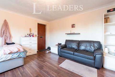 Studio to rent, Park Gate, Hitchin, Hertfordshire, SG4