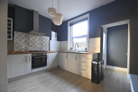 3 bedroom terraced house to rent, Trinity Road, Ventnor