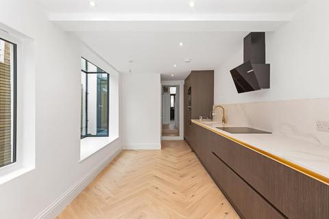 3 bedroom house for sale, Nutcroft Road, Peckham, London, SE15