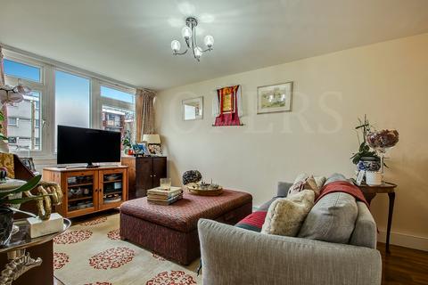 2 bedroom flat for sale, Ainsworth Close, London, NW2
