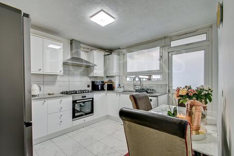 2 bedroom flat for sale, Ainsworth Close, London, NW2