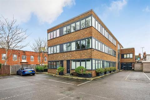 undefined, ASHTEAD, KT21