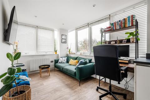 undefined, ASHTEAD, KT21