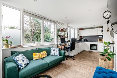 undefined, ASHTEAD, KT21