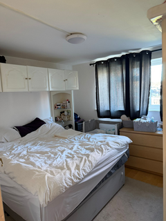Studio to rent, Staines Road, Feltham TW14