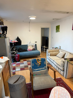 Studio to rent, Staines Road, Feltham TW14