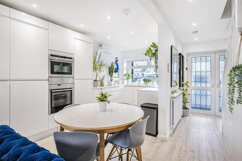 5 bedroom townhouse for sale, Mallett Close, Seaford,