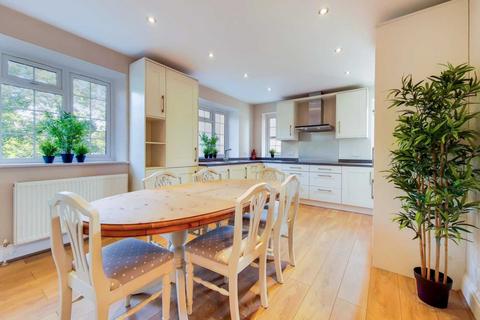 4 bedroom flat to rent, Haverstock Hill, London NW3