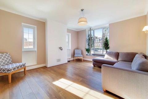 4 bedroom flat to rent, Haverstock Hill, London NW3