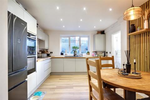 3 bedroom semi-detached house for sale, Gainsford Crescent, Nottingham