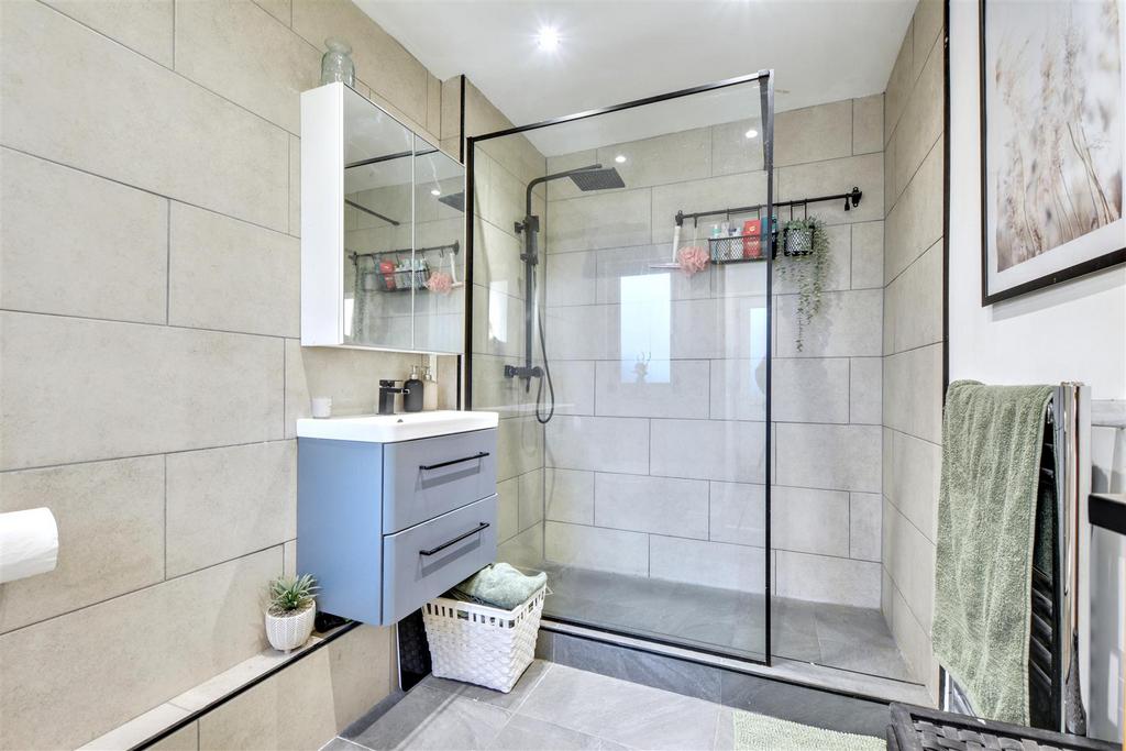 Shower Room.jpeg