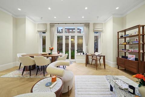 2 bedroom apartment to rent, Netherhall Gardens, Hampstead, London, NW3