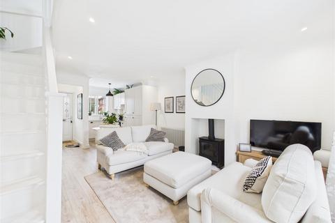 2 bedroom house for sale, Cambridge Road, West Molesey