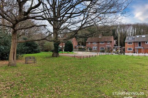 3 bedroom semi-detached house for sale, Grange Close, West Malling ME19