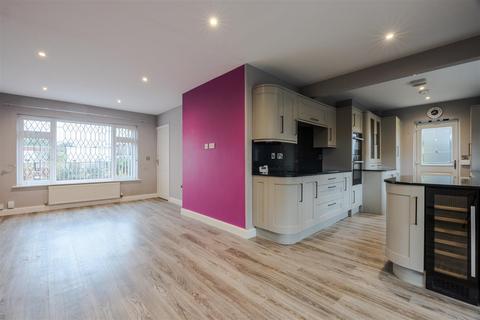 3 bedroom semi-detached house for sale, Cambridge Avenue, Scunthorpe