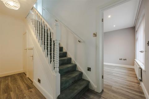 3 bedroom semi-detached house for sale, Cambridge Avenue, Scunthorpe