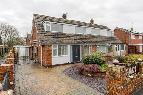 3 bedroom semi-detached house for sale, Cambridge Avenue, Scunthorpe