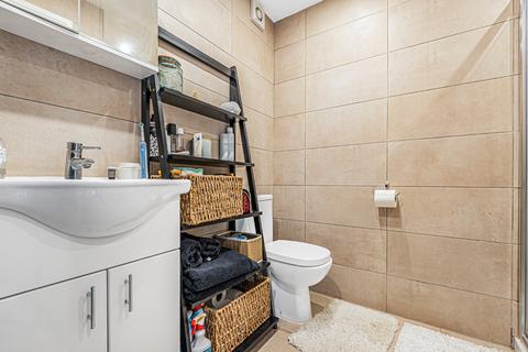2 bedroom flat to rent, Pembroke Road, London, N10