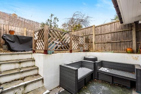 2 bedroom flat to rent, Pembroke Road, London, N10
