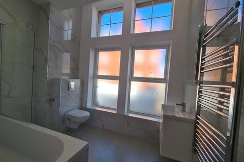 undefined, 14-18, Bradshawgate, leigh,