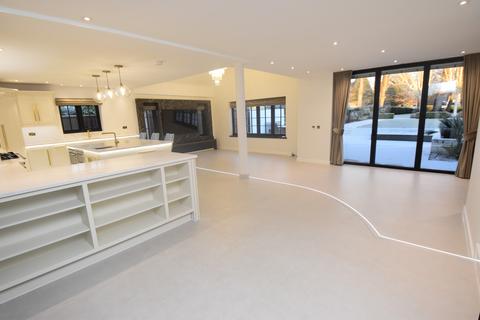 4 bedroom detached house for sale, Moorside Road, Urmston, M41