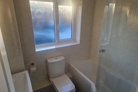 3 bedroom semi-detached house to rent, Oak Green, Ormskirk, Lancashire, L39
