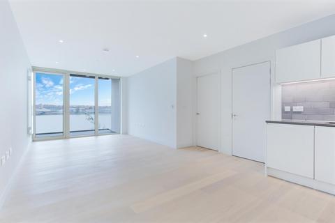 2 bedroom apartment for sale, Liner House, Royal Wharf, E16