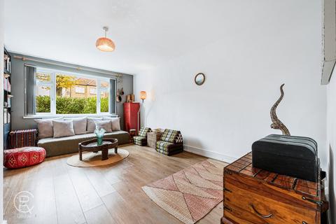 undefined, Eastmead Avenue, Greenford, UB6