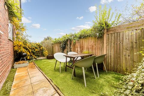 undefined, Eastmead Avenue, Greenford, UB6