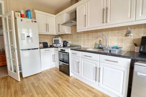 2 bedroom apartment for sale, Old Road, Clacton on Sea CO15