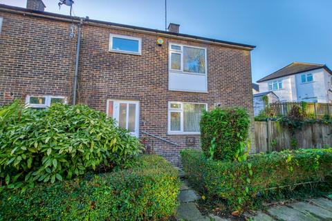 4 bedroom end of terrace house for sale, Revell Rise, Winns Common, London, SE18