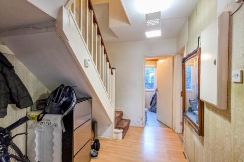 4 bedroom end of terrace house for sale, Revell Rise, Winns Common, London, SE18