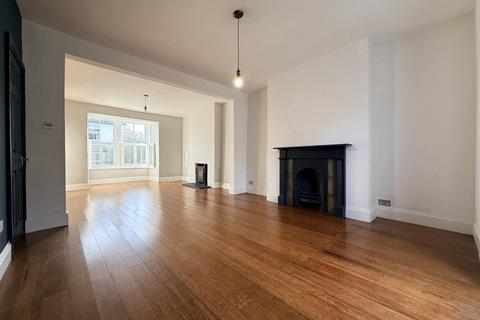 3 bedroom semi-detached house to rent, Veales Road, Kingsbridge