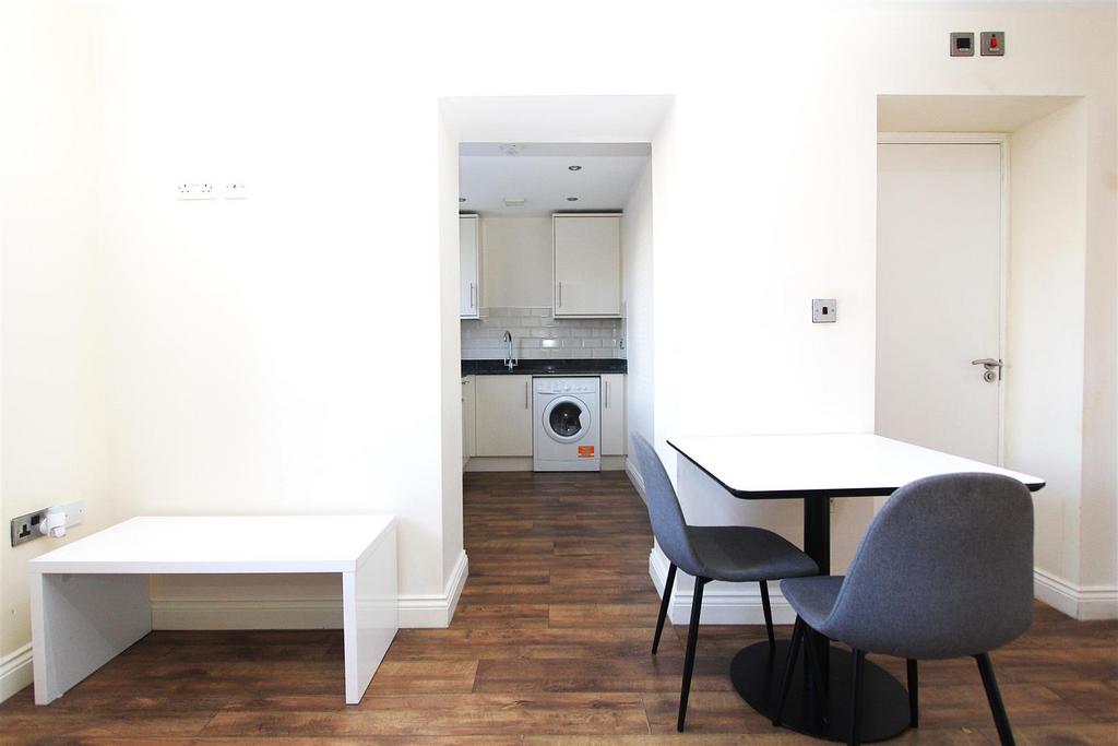Kitchen Living.JPG