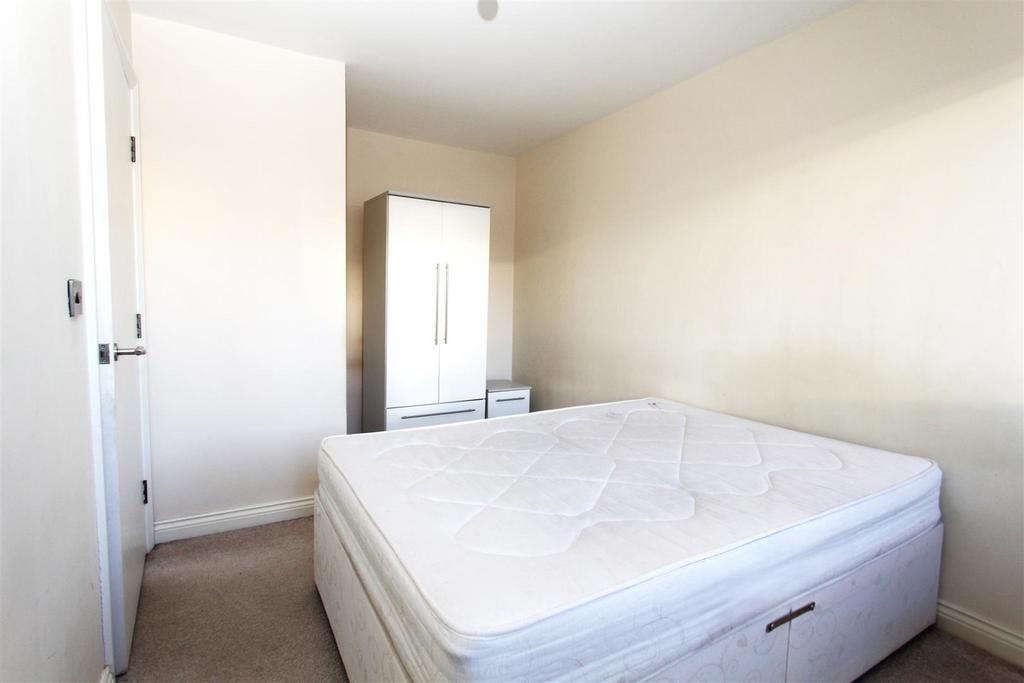 Bedroom 2.JPG