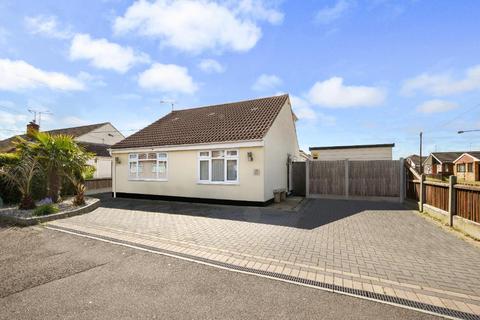5 bedroom chalet for sale, Urmond Road, Canvey Island SS8