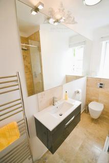 1 bedroom apartment to rent, Grove Hall Court